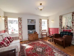 Cottage with garden - Image 5