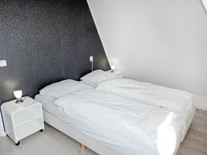 Maison avec terrasse et jardin - Image 4