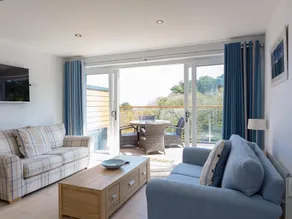 Cottage with pool, garden & barbecue | Beach view - Image 2