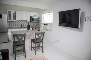 Cottage avec barbecue et terrasse - Image 4