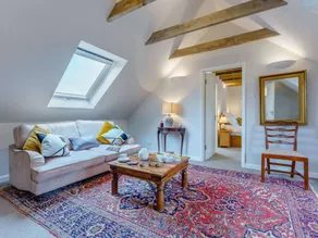 Flat with garden - Image 2