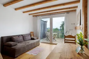 Appartamento con terrazza, giardino e griglia | Vista sul giardino - Image 4