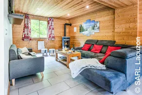 Fully equipped holiday home with sauna & jacuzzi | Ski nearby - Image 2