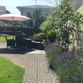 Holiday apartment with barbecue, terrace & garden - Image 5