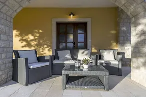 Big villa with terrace, sauna & garden - Image 5