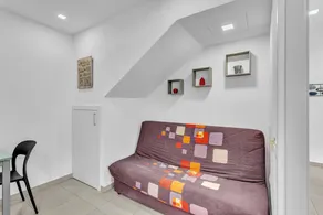 Apartment with pool & garden - Image 2