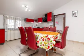 Fully equipped wonderful holiday apartment with terrace - Image 4