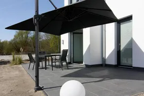 Casa con griglia, terrazza e giardino - Image 2