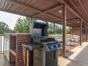Agréable villa conviviale et familiale avec barbecue, piscine privée et terrasse | Vue montagne | Avec animaux autorisés - Image 3
