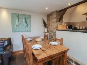 Cottage with garden - Image 4