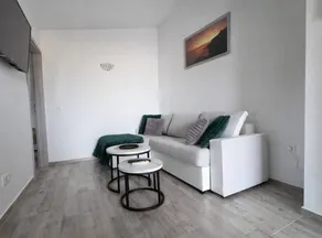 Apartamento vacacional con terraza | Vistas al agua - Image 3