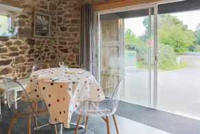 Holiday home with barbecue, terrace & garden - Image 5