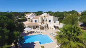 Villa with barbecue, jacuzzi & private pool - Image 5