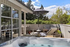 Holiday home with sauna, barbeque & jacuzzi - Image 2