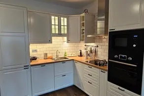 Holiday apartment with BBQ & garden - Image 5