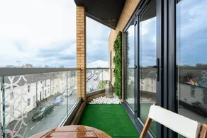 Amazing 2-bedroom Large Apartment - Image 3