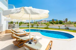 Family-oriented villa with BBQ, terrace & private pool - Image 2
