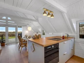 Holiday home with terrace - Image 2