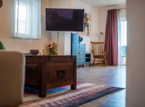 Charming and Tranquil Kastel Gomilica Apartment with Balcony and Patio - Three Bedroom Apartment - Image 3