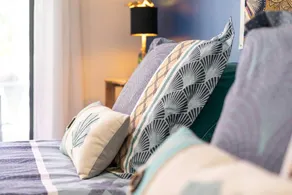 Guest Room 'L'Occitane' with Direct Access to Shared Pool, Outdoor Lounge, and Wi-Fi - Image 4