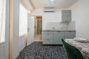Charming apartment with terrace | Pets allowed - Image 3