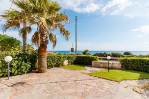 Appartamento con terrazza e giardino | Vista sulla spiaggia - Image 2