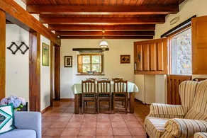 Casa vacacional con barbacoa, jardín y terraza | Vistas a la montaña | Perfecta para el trabajo en remoto - Image 4