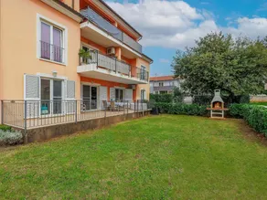 Apartment with garden, jacuzzi & terrace - Image 2