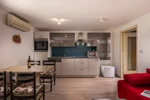 Fully equipped charming flat with garden & terrace - Image 3