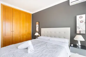 Appartement de vacances adapté aux familles avec piscine et terrasse - Image 5