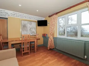 Family-oriented cottage with garden | Pets are welcome - Image 3