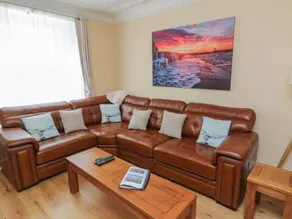 Cottage with garden | Beach view - Image 3