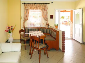 Children-friendly ample holiday home with garden, private pool & terrace - Image 5