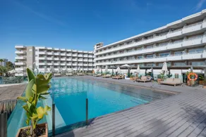 Aparthotel with terrace & pool | Sea view | Good for workation - Image 3