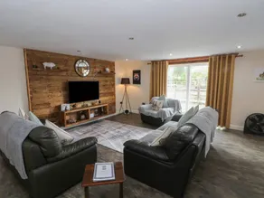 Cottage with garden & sauna - Image 5