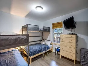 Spacious apartment with barbeque - Image 4
