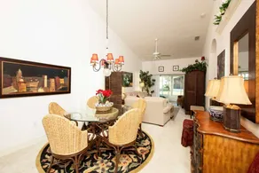 Grand appartement adapté aux familles avec jacuzzi, piscine privée et terrasse | Vue rivière | Parfait pour le travail à distance - Image 5