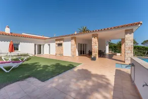 Vacation Home 'Beautiful Villa with Sea Views', Wi-Fi and Air Conditioning - Image 3
