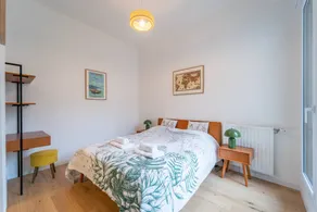 Modern apartment with terrace - Image 4