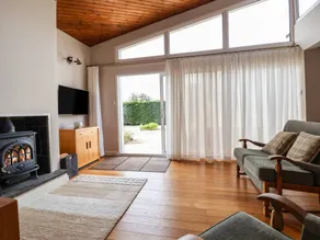 Cottage convivial et familial avec jacuzzi, piscine et jardin - Image 4