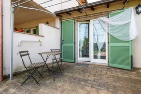 Room 'Timo' with Shared Pool, Wi-Fi and Air Conditioning - Image 2