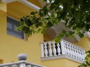 Charming flat with terrace & garden - Image 4