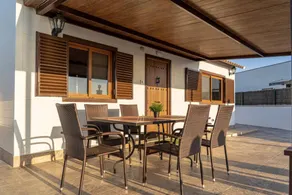 Holiday Home 'Bellavistas' with Mountain View, Wi-Fi and Air Conditioning - Image 4