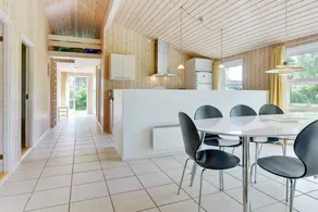 Fully equipped nice holiday home with terrace & sauna - Image 2