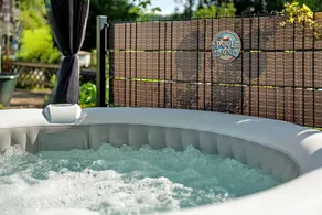 Fully equipped lovely apartment with garden, terrace & jacuzzi | Garden view - Image 3
