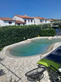 Fully equipped flat with garden, terrace & private pool - Image 5