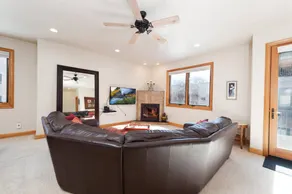 Grande maison de vacances adaptée aux familles avec internet haut débit | Vue montagne - Image 4