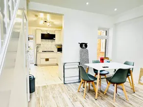 Family-oriented beautiful holiday home with garden - Image 2