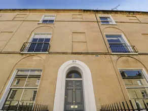 Family-friendly beautiful cottage | Next to Roman Baths | Pet-friendly - Image 2