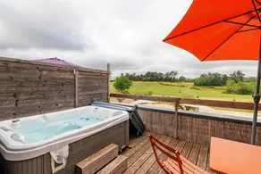 Magnífica hostal con desayuno ideal para familias con piscina, jardín y jacuzzi | Vistas al jardín - Image 3